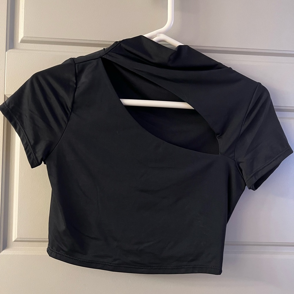 Black, Short sleeve crop top, going out shirt, small, never worn, tags still on